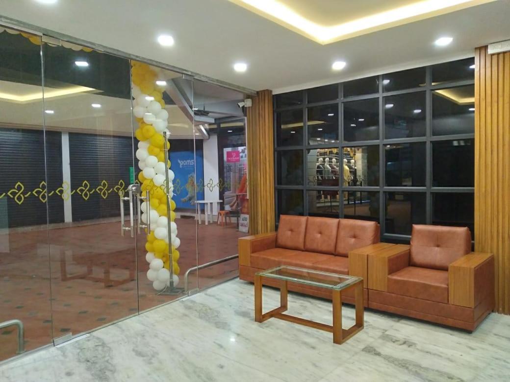 Pmr Grandays Hotel Malappuram Buitenkant foto
